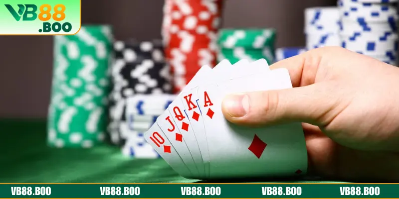 Straight Flush thường gồm 5 lá bài liên tiếp cùng chất không gồm Át